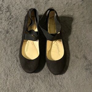 Black Women's Ballet Flats